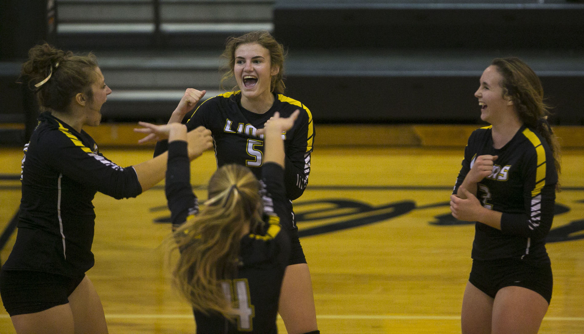 VBall Clear Lake vs. Crestwood 16
